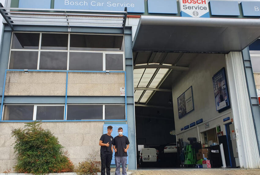 Formación profesional en acción dentro de un entorno laboral real.